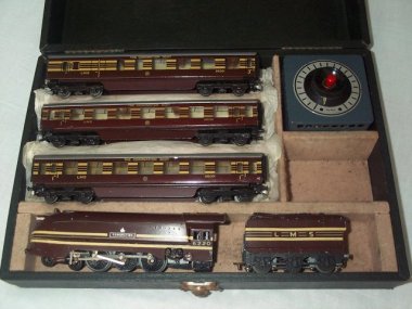 Coronation pre-war set